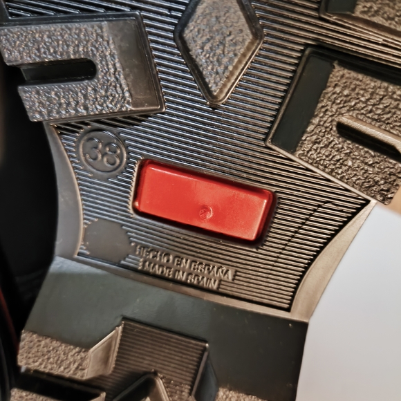 Igor Black Rain Boots with Rugged Sole And Red Details - Picture 4 of 11